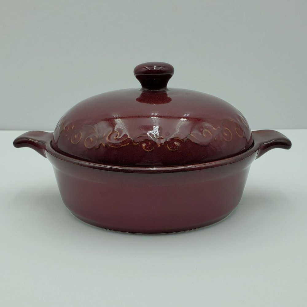 Tastefully Simple Burgundy Covered Dip Dish Lidded Round Mini Casserole Baker